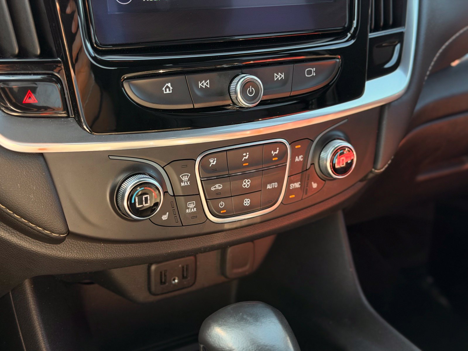 Used 2022 Chevrolet Traverse LT AWD/4WD image 44