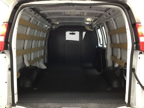 Used 2023 GMC Savana 2500 w/ Driver Convenience Package image 14