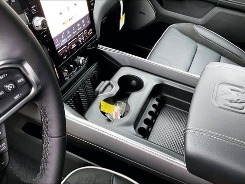 New 2026 RAM 1500 Laramie AWD/4WD image 8