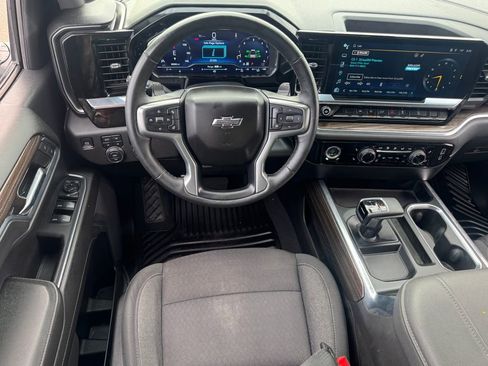 Used 2023 Chevrolet Silverado 1500 LT Trail Boss AWD/4WD image 13
