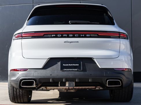 Certified 2026 Porsche Cayenne AWD/4WD image 10