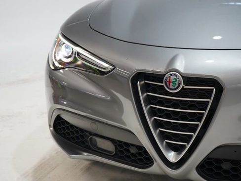 Used 2020 Alfa Romeo Stelvio Ti w/ Active Blind Spot Package AWD/4WD image 9