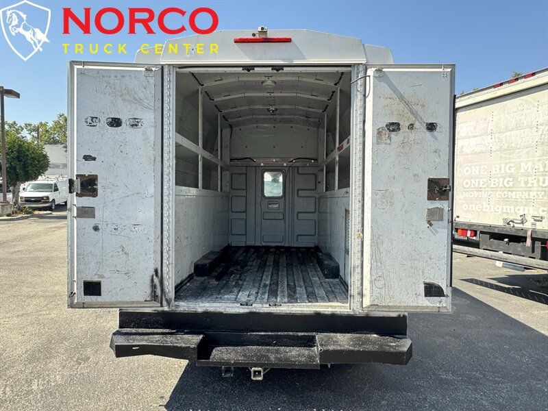 Used 2017 Ford Transit 350 138 DRW w/ Exterior Upgrade Package RWD image 9