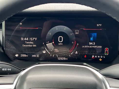 Used 2024 GMC Acadia Elevation image 38