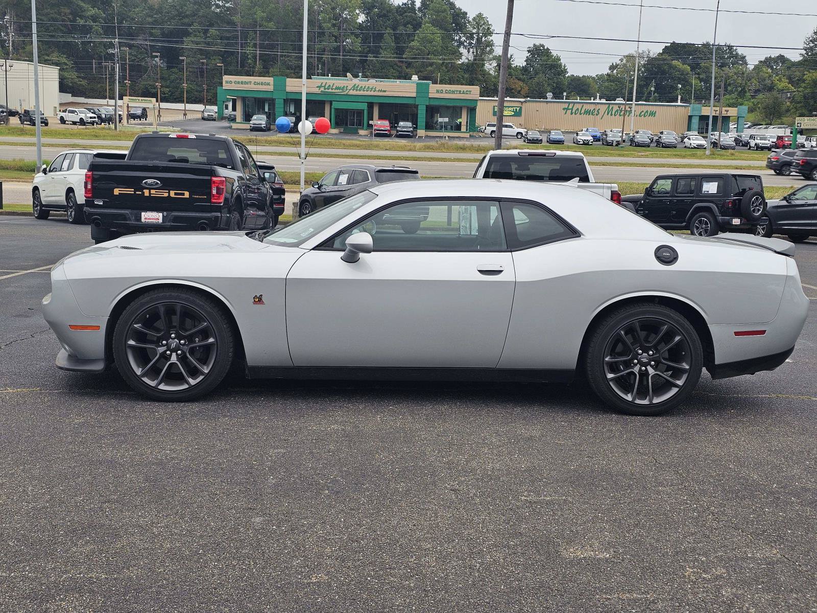 Used 2022 Dodge Challenger R/T Scat Pack RWD image 7