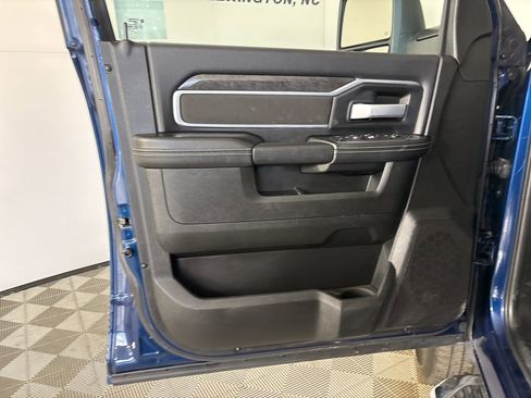 Used 2024 RAM 2500 Big Horn w/ Sport Appearance Package image 8