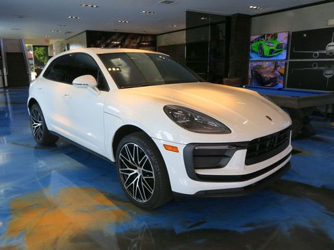 Used 2023 Porsche Macan image 42