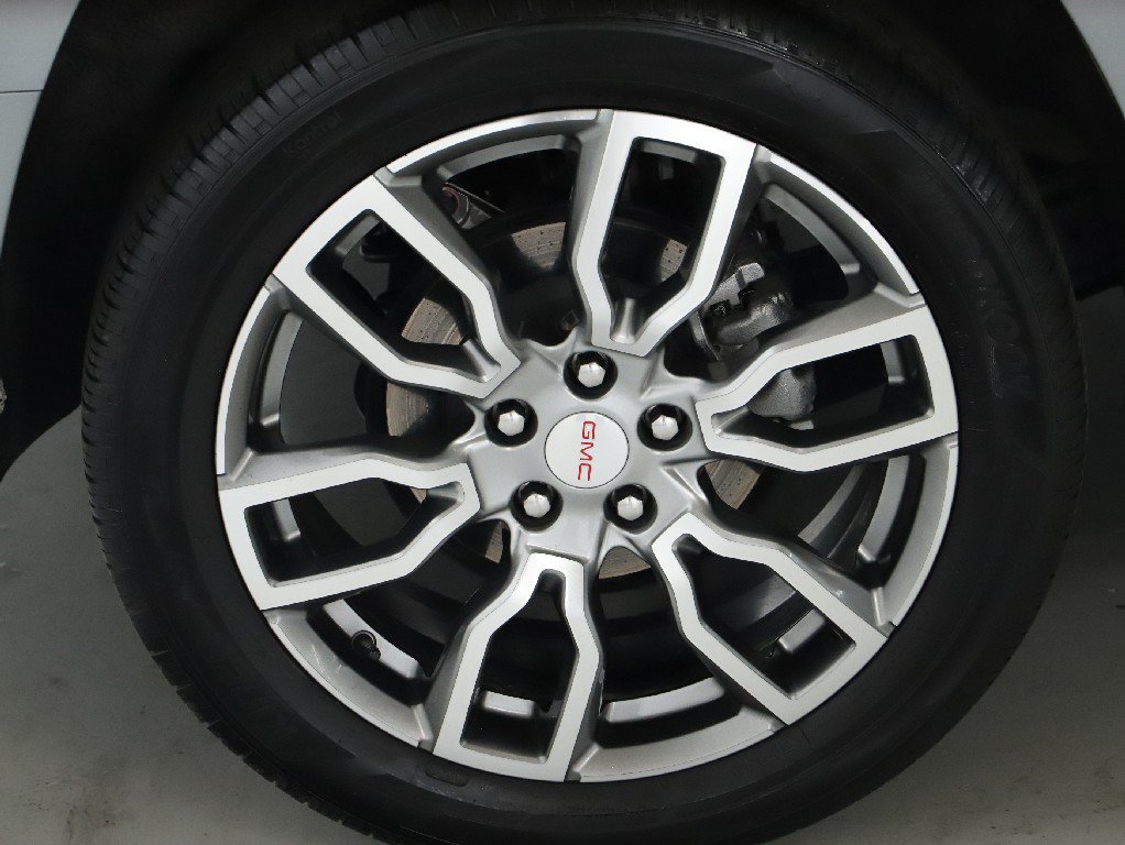 Used 2024 GMC Terrain Denali w/ Denali Premium Package AWD/4WD image 12