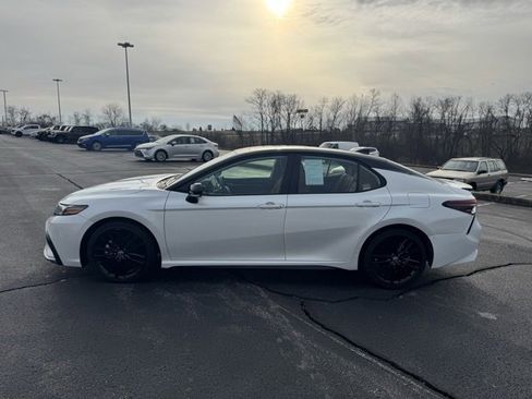 Used 2022 Toyota Camry XSE image 6