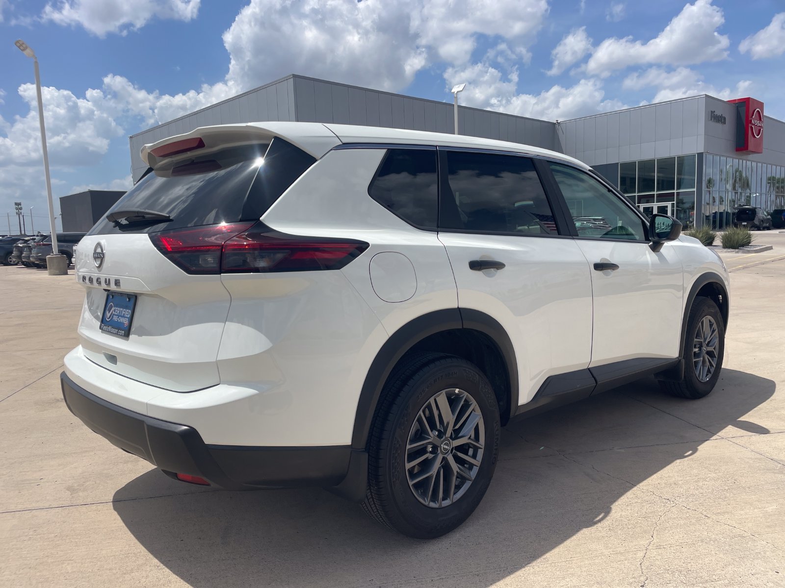 Used 2026 Nissan Rogue S FWD image 5
