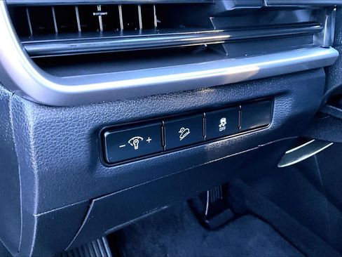 Used 2023 Kia Telluride LX image 31