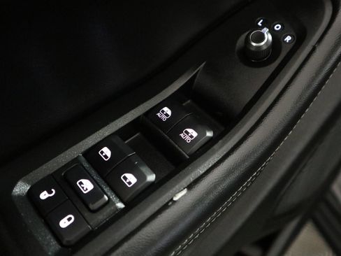 Used 2024 Jeep Grand Cherokee L Limited w/ Luxury Tech Group II image 34