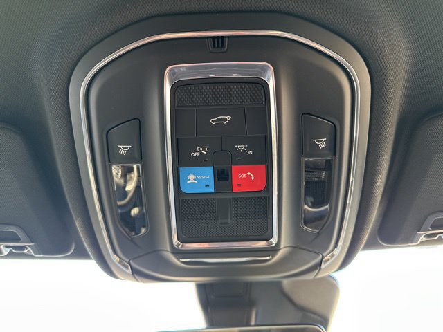 New 2026 Jeep Grand Cherokee Altitude AWD/4WD image 34