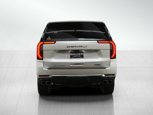 Used 2025 GMC Yukon XL Denali w/ Denali Reserve Package AWD/4WD image 4