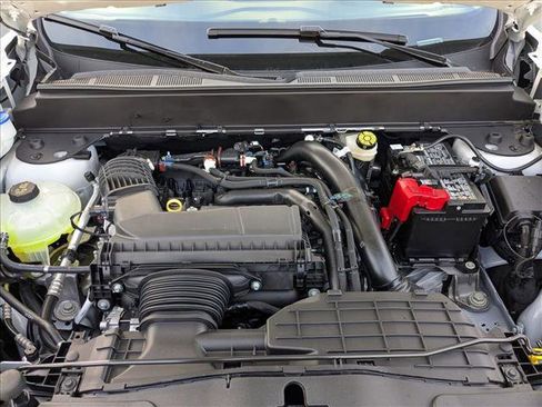 New 2025 Ford Maverick XL w/ Equipment Group 102A image 16