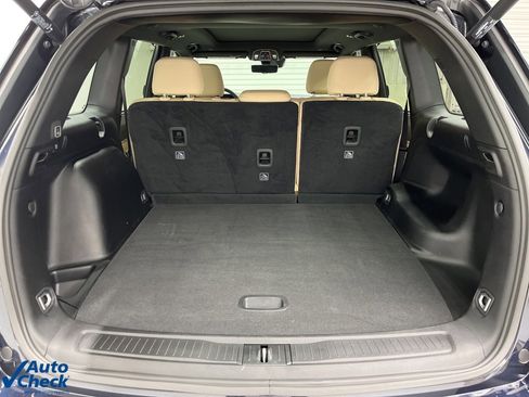 Used 2025 Jeep Grand Cherokee Limited w/ Luxury Tech Group II image 25