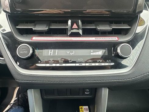 Certified 2023 Toyota Corolla Cross LE w/ Moonroof Package image 36