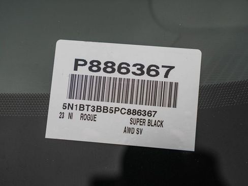 Used 2023 Nissan Rogue SV image 34