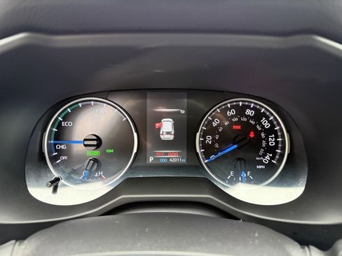 Certified 2022 Toyota RAV4 XLE image 32