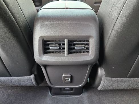 Used 2024 Chevrolet Equinox RS FWD image 11