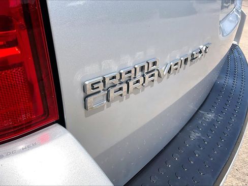 Used 2008 Dodge Grand Caravan SXT FWD image 29