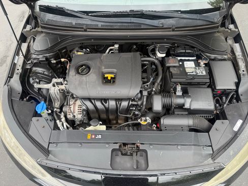 Used 2020 Hyundai Elantra SEL w/ Cargo Package (C1) FWD image 15