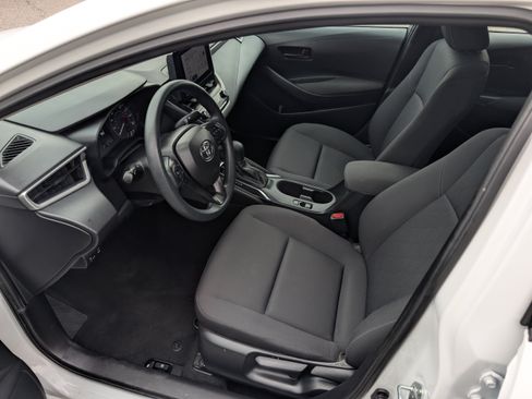 Used 2024 Toyota Corolla LE FWD image 10