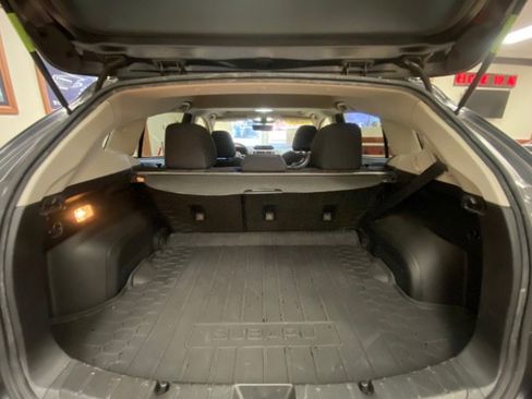 Used 2019 Subaru Crosstrek 2.0i Premium w/ Moonroof Package image 14
