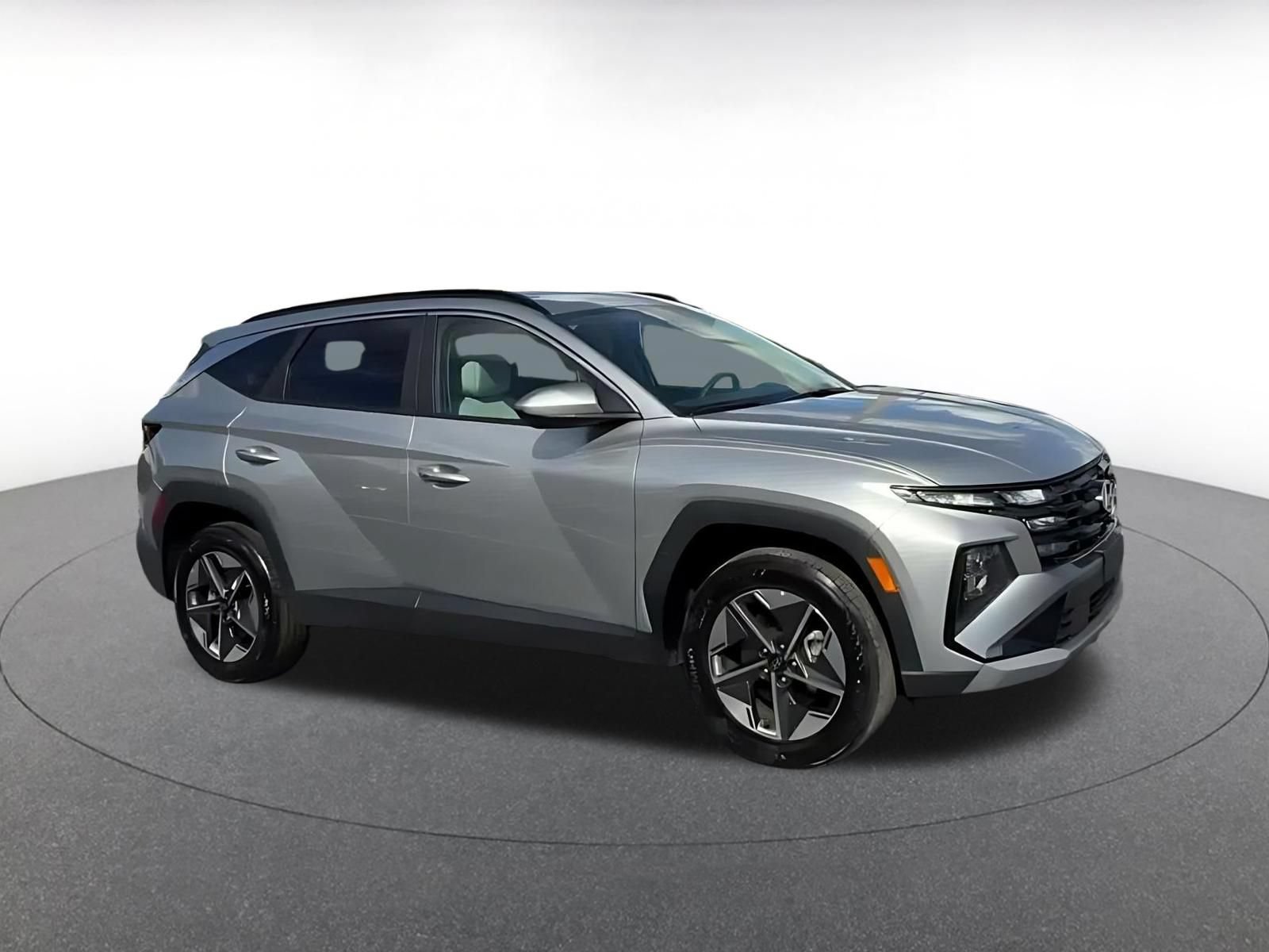 Used 2026 Hyundai Tucson SEL Plus AWD/4WD image 2