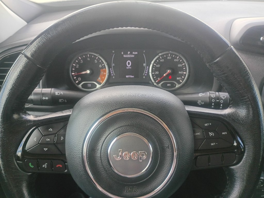 Used 2020 Jeep Renegade Altitude FWD image 15