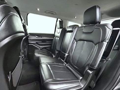 Certified 2022 Jeep Grand Cherokee L Limited image 21