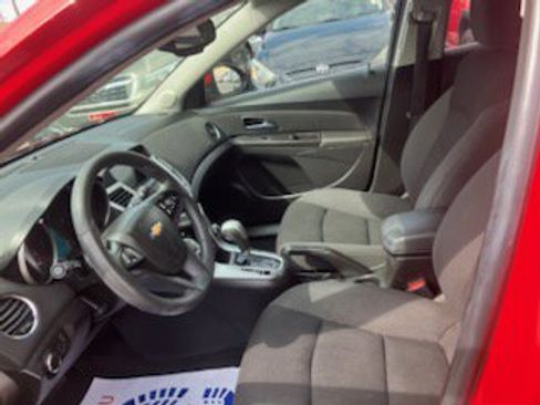Used 2016 Chevrolet Cruze LT image 7