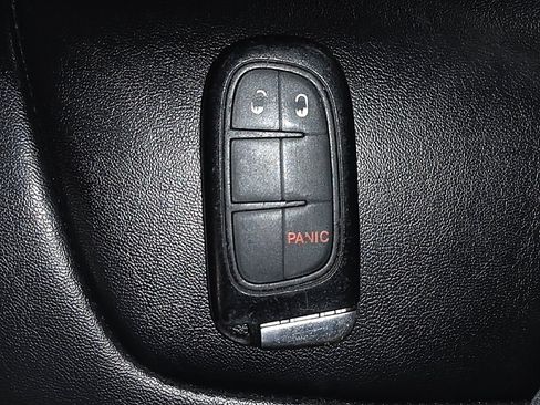 Used 2019 Jeep Cherokee Latitude Plus image 32