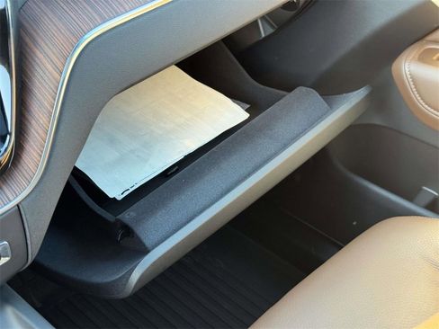 Used 2023 Volvo XC60 B5 Plus w/ Climate Package image 31