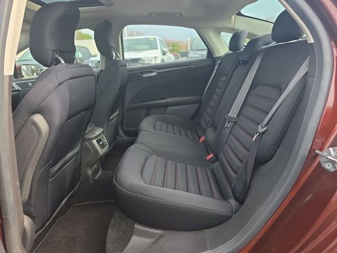 Used 2015 Ford Fusion SE w/ Equipment Group 201A image 16