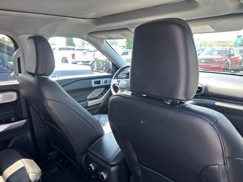 Used 2023 Ford Explorer Limited w/ Limited Technology Package AWD/4WD image 19