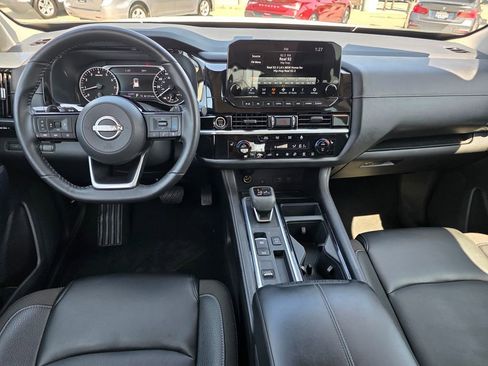 Used 2023 Nissan Pathfinder SL w/ Lighting Package (N92) image 17