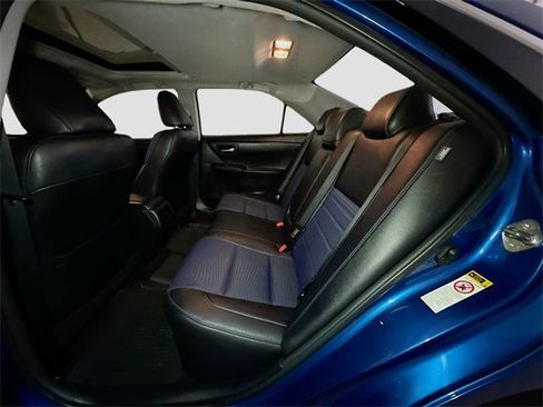 Used 2016 Toyota Camry SE image 19