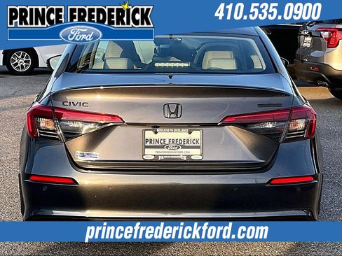 Used 2022 Honda Civic Touring image 4