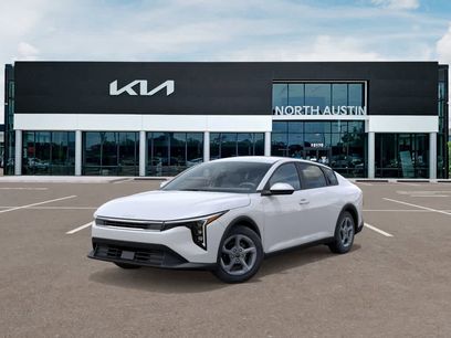 New 2025 Kia K4 LXS