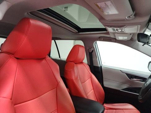 Used 2023 Toyota RAV4 XLE w/ Convenience Package image 6