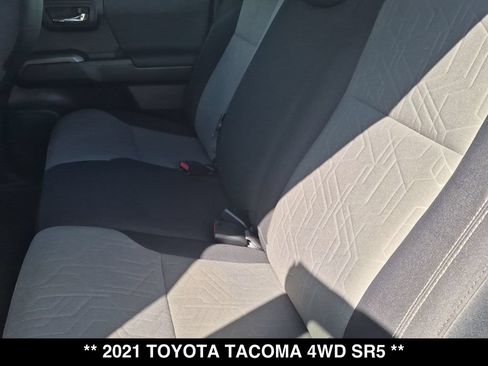 Used 2021 Toyota Tacoma SR5 AWD/4WD image 3