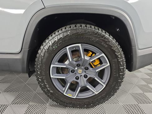 Used 2023 Rivian R1T Launch Edition image 10