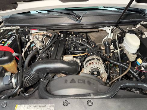 Used 2009 Chevrolet Suburban 2500 LT w/ Skid Plate Package image 47