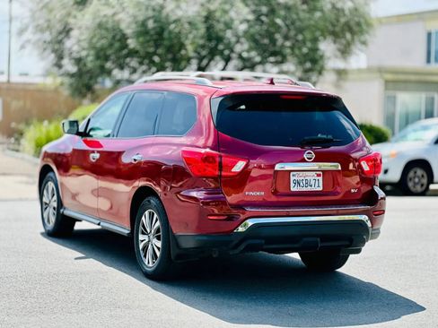 Used 2019 Nissan Pathfinder SV w/ Cargo Package FWD image 6