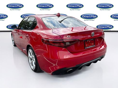 Used 2019 Alfa Romeo Giulia Ti Sport w/ Quick Order Package 22U Sport RWD image 5