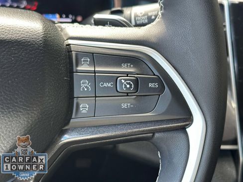 Used 2023 Jeep Grand Cherokee Altitude AWD/4WD image 24