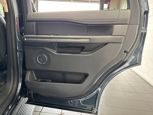 Used 2024 Ford Expedition XLT AWD/4WD image 44