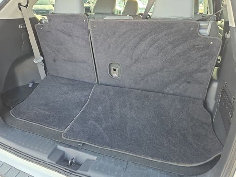 Used 2021 Toyota Highlander XLE image 33