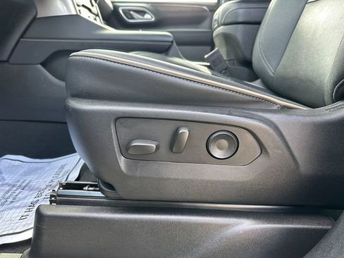 Used 2023 Chevrolet Suburban Premier image 21